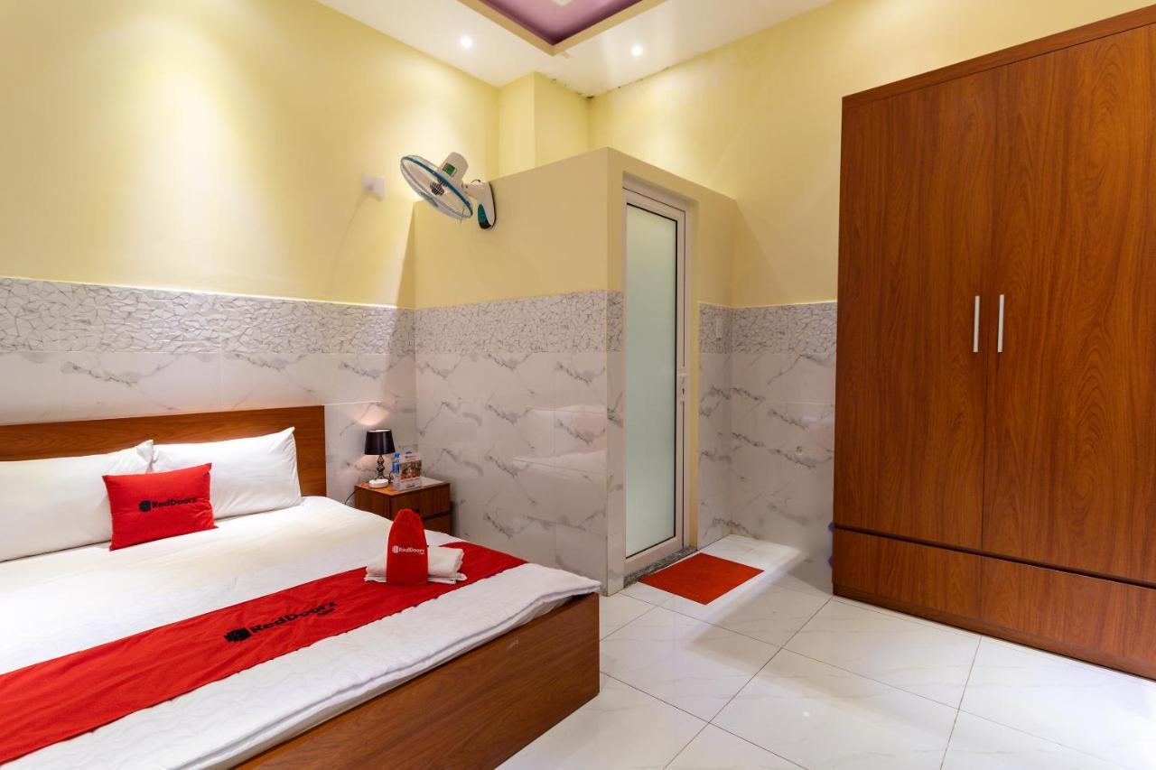 Reddoorz Near Etown 4 Hotel Ho Chi Minh City Bagian luar foto